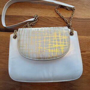 Vintage California Magdesians white/gold handbag